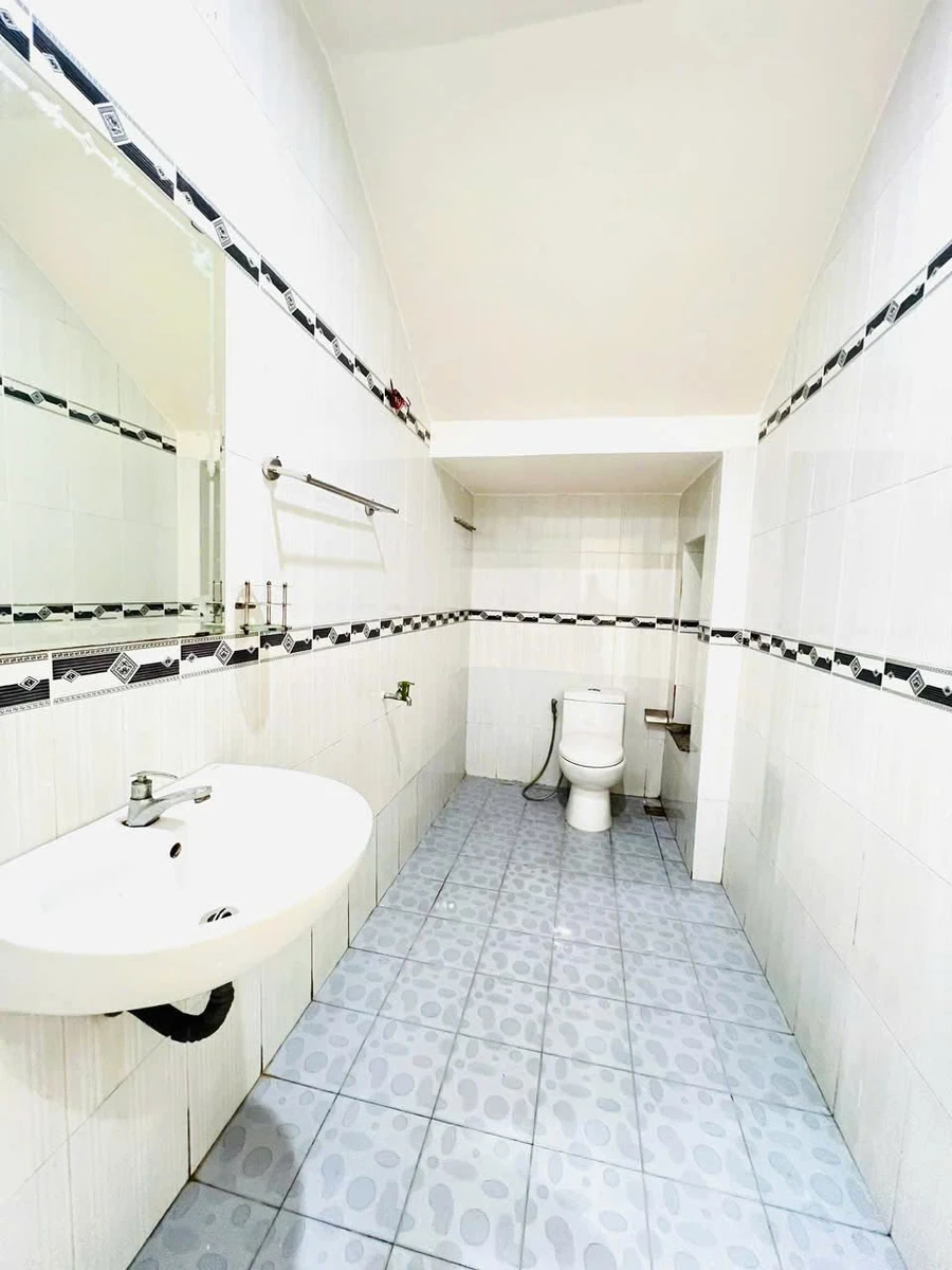 Bán nhà 1 trệt 1 lầu mặt tiền 100m² Rạch Giá, An Giang - Ảnh thu nhỏ 2