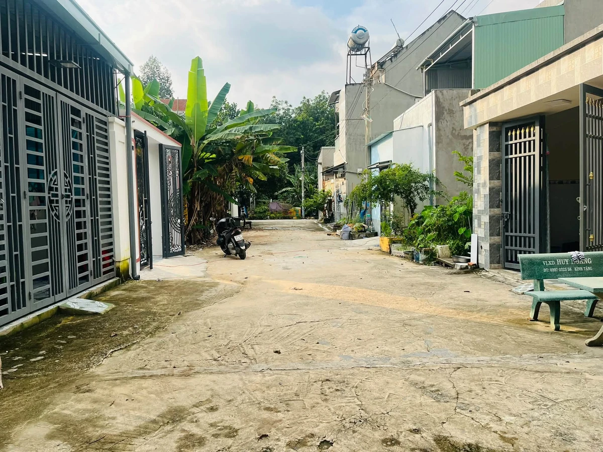Bán nhà cấp 4 5x20m thổ cư 100% Khu 3 Tân Định, Bình Dương giá 1,89 tỷ - Ảnh 1