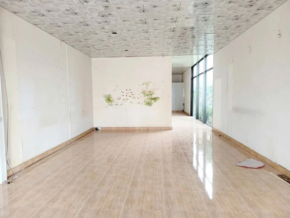 Bán lô đất mặt tiền Võ Văn Kiệt Phan Thiết 100m2, 5 tỷ 800 - Ảnh thu nhỏ 2