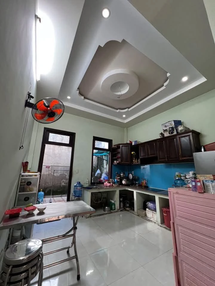 Bán nhà 3 tầng 4x21m hẻm 6m gần mặt tiền Nguyễn Thị Tú, Bình Tân, hơn 4 tỷ - Ảnh thu nhỏ 2