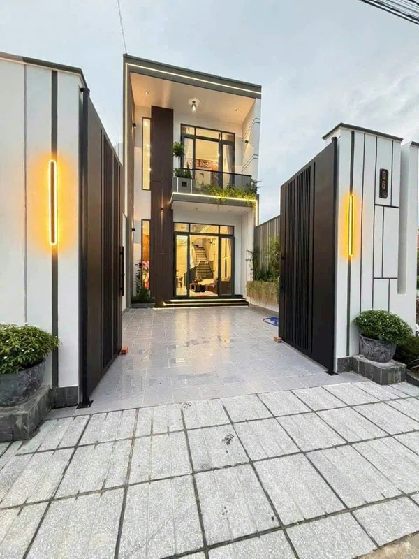 Bán nhà phố 5m×23m, 3PN 4WC, hiện đại, Tây Ninh