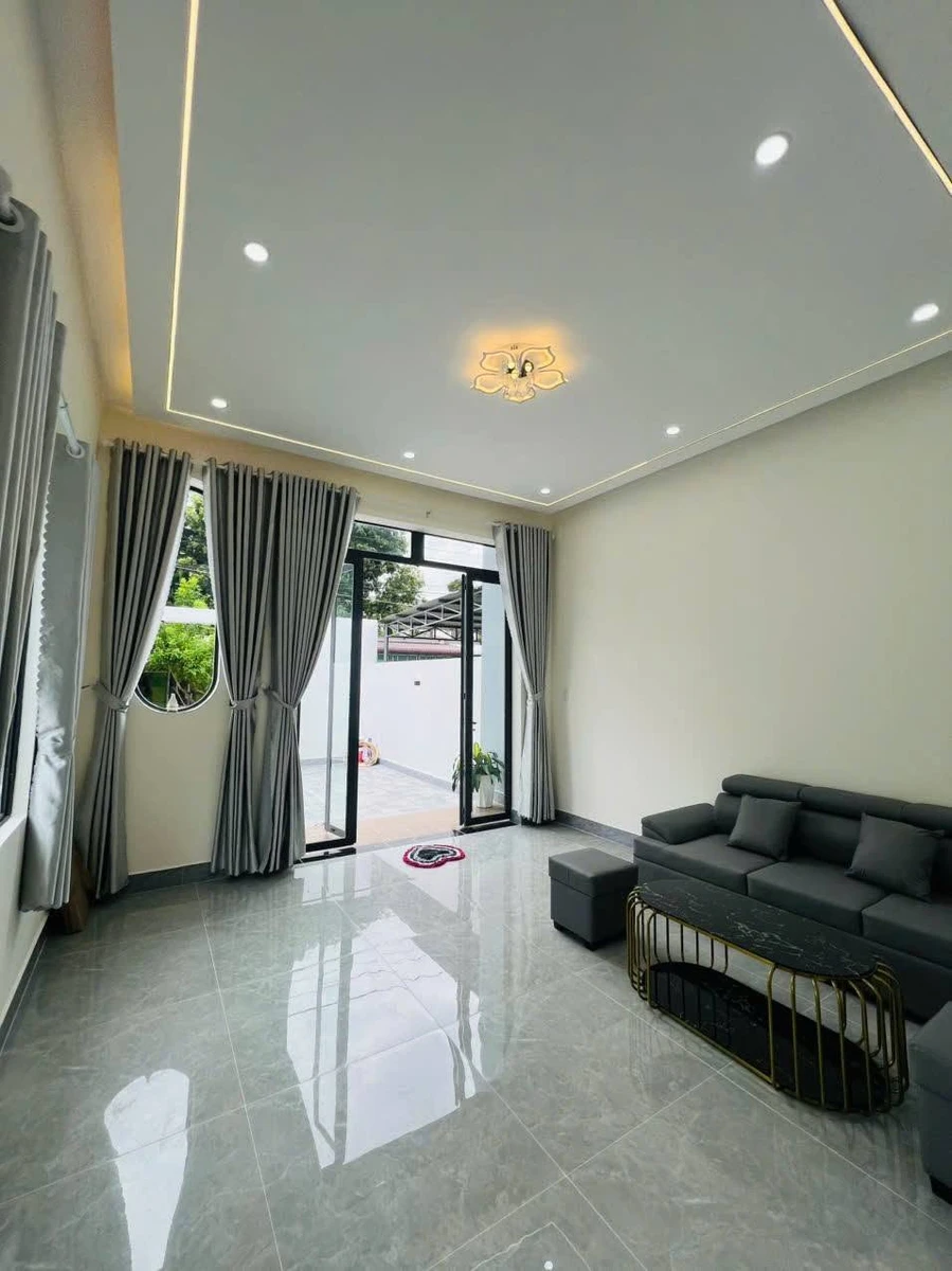 Bán nhà hẻm 43 Phạm Hùng, Tây Ninh, 300m², 3PN 2WC, 1,79 tỷ - Ảnh thu nhỏ 4