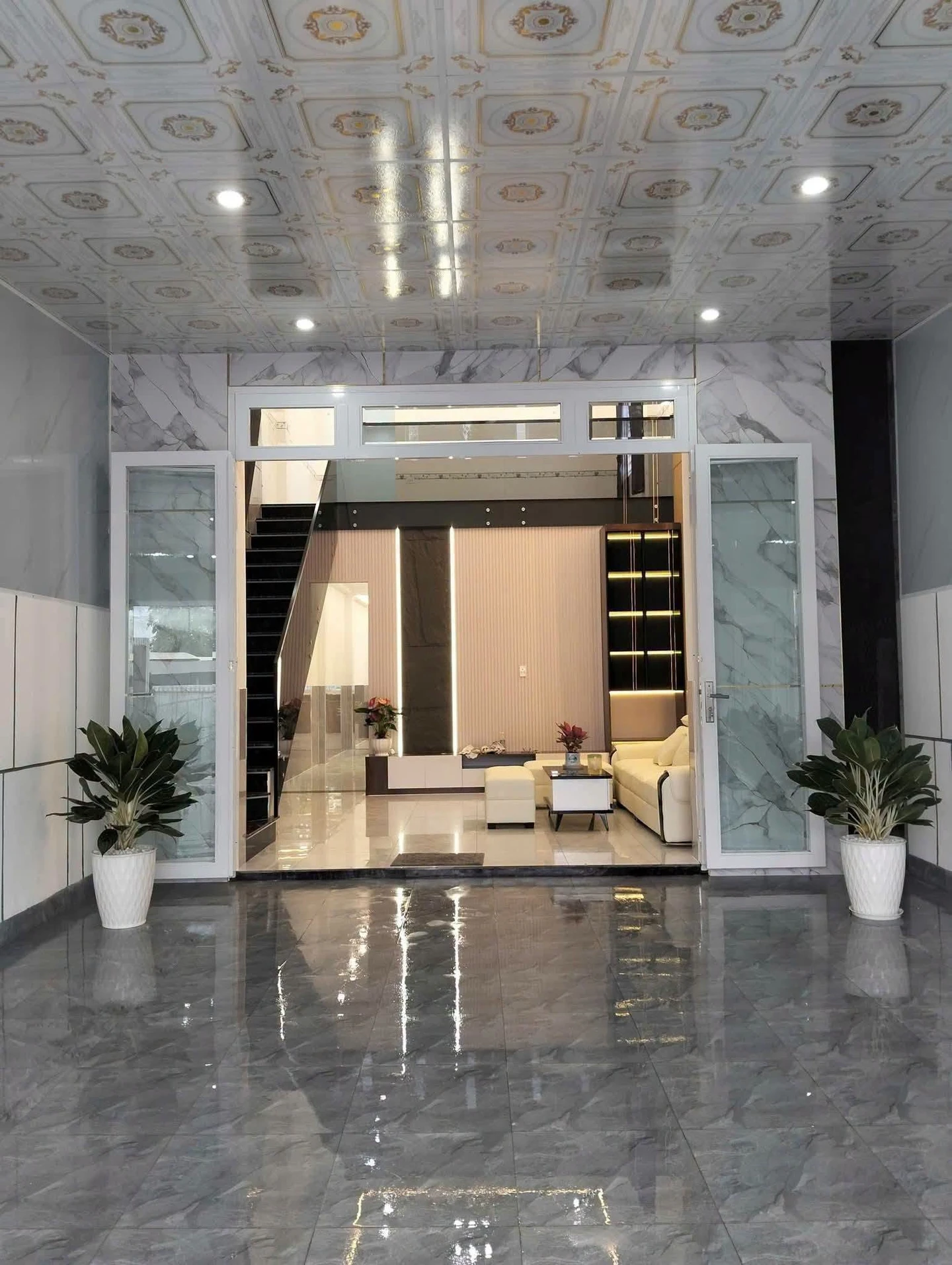 Nhà bán 4PN 2WC hẻm Nguyễn Văn Linh, DT 145m², giá 1 tỷ 980 triệu - Ảnh 1