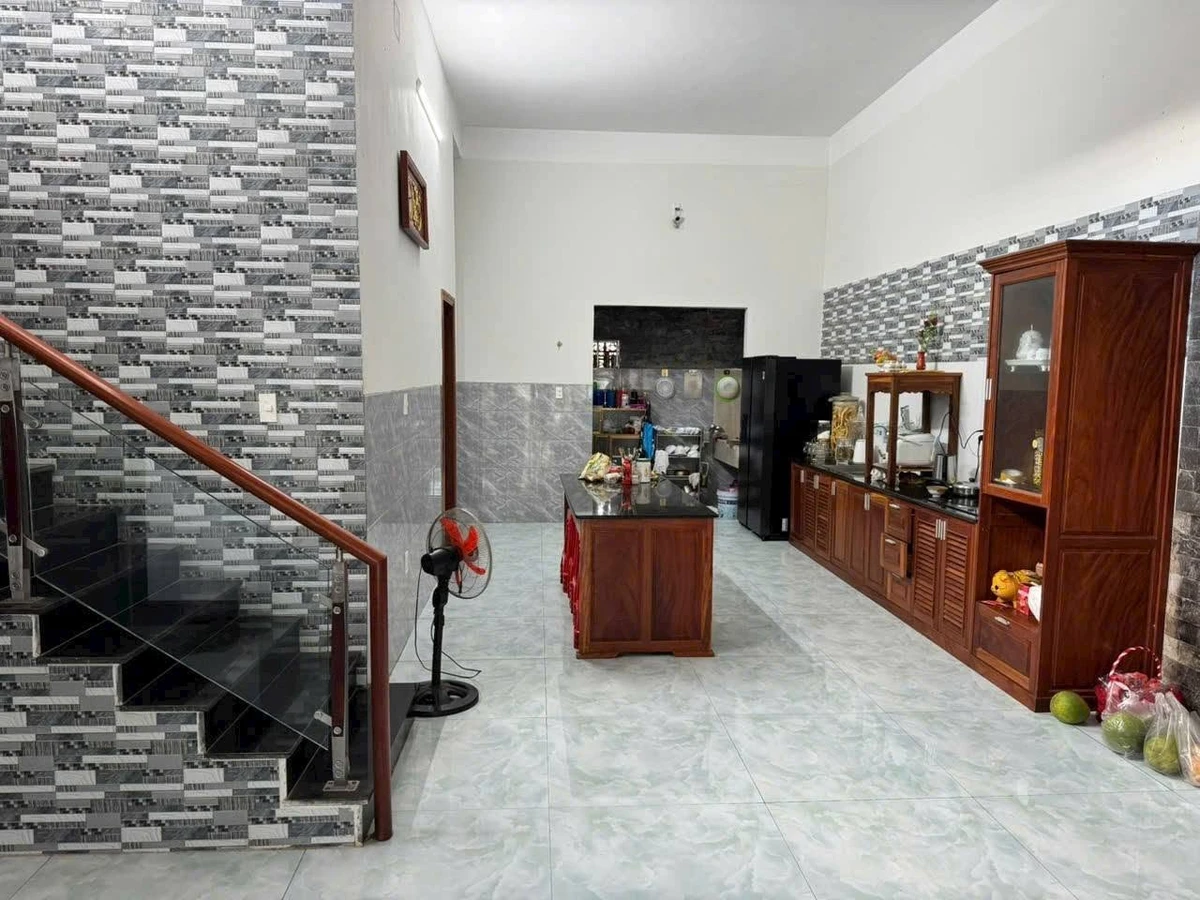 Bán nhà mặt tiền đường nhựa 8x30m, 4 phòng ngủ, giá 5 tỷ tại KDC Phú Bình, Long Khánh, Đồng Nai - Ảnh thu nhỏ 2