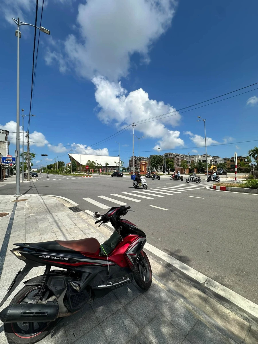 Bán đất mặt tiền Phạm Văn Đồng Huế 250m2 2 tỷ - Ảnh thu nhỏ 2