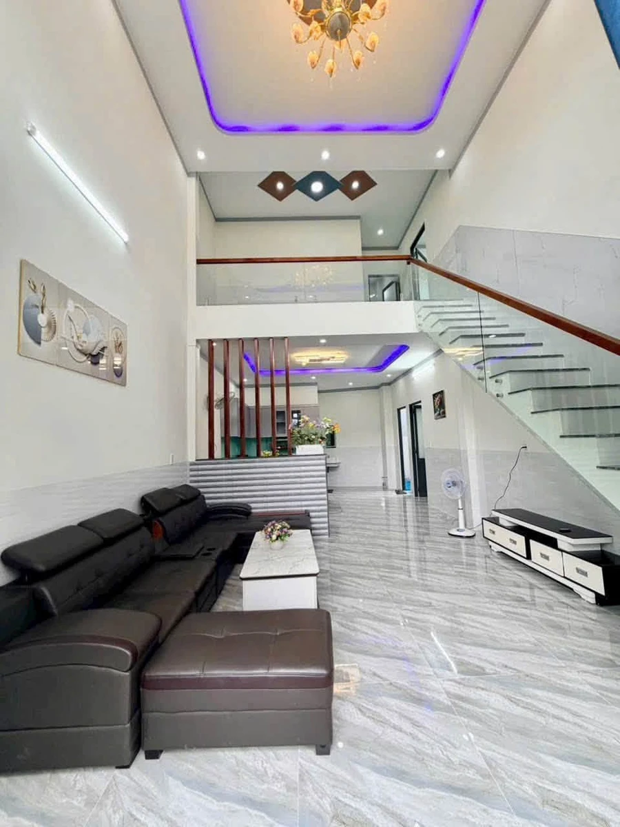 Bán nhà 89m2 sổ hồng riêng, 3 phòng ngủ, hẻm xe hơi gần giáo xứ Thuận Hòa, Phường Tân Phong - Ảnh thu nhỏ 3