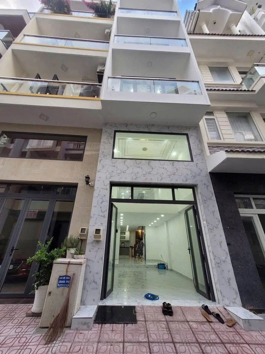 Cho thuê nhà nguyên căn mặt tiền Hoàng Quốc Việt, 4PN, 50m², Quận 7 - Ảnh 1