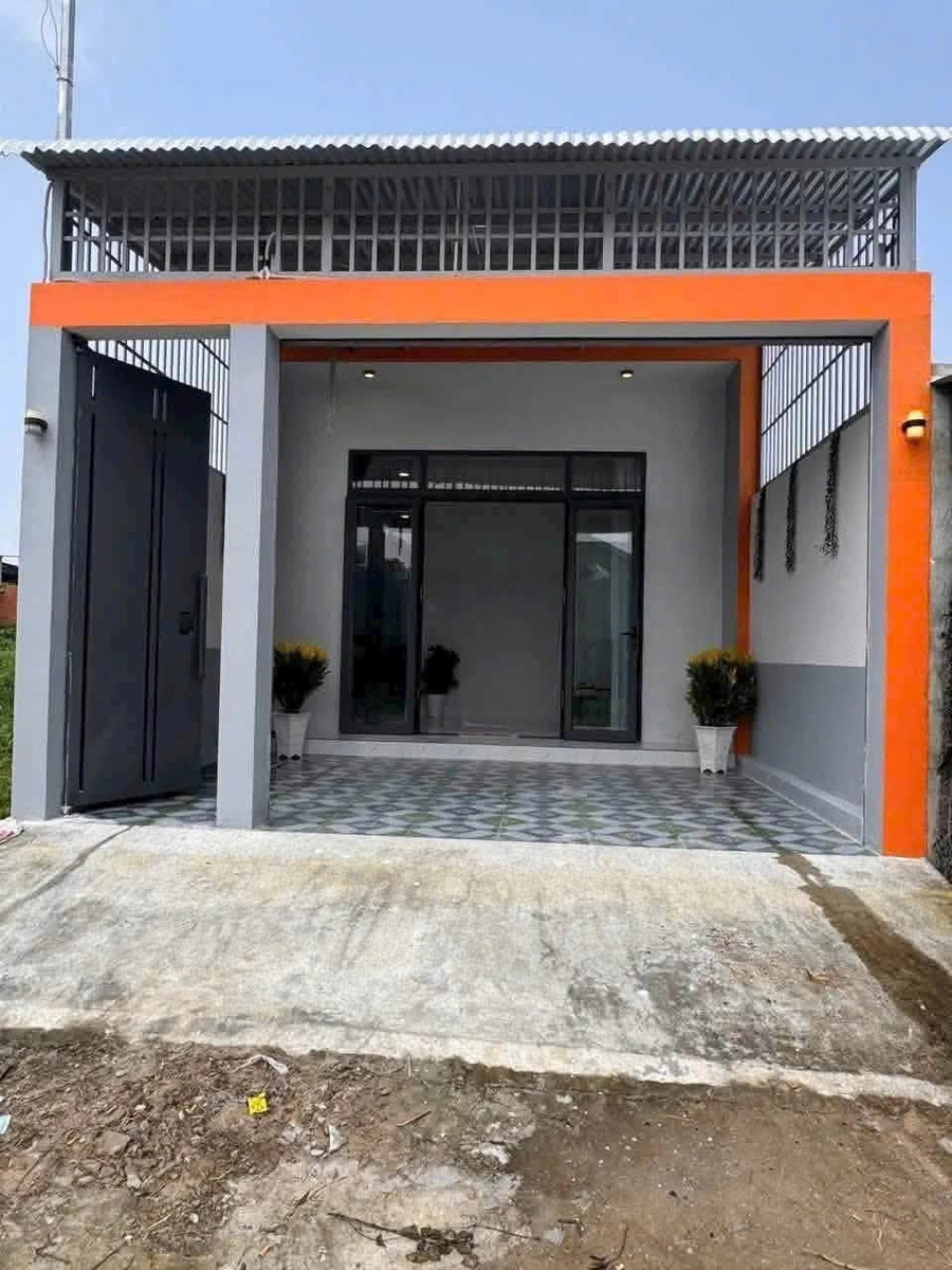 Bán nhà mới 99%, 82.5m² sát chợ Trường Lưu, 760 triệu - Ảnh 1