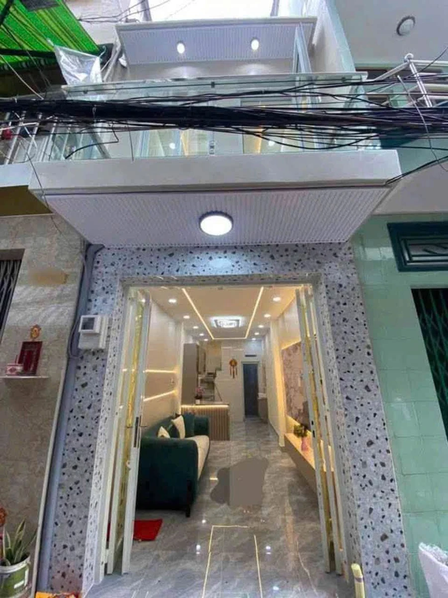 Bán nhà 2 tầng 50m2, 2PN 2WC hẻm 3 gác đường Cao Văn Lầu, Phường 2, Quận 6 - Ảnh 1