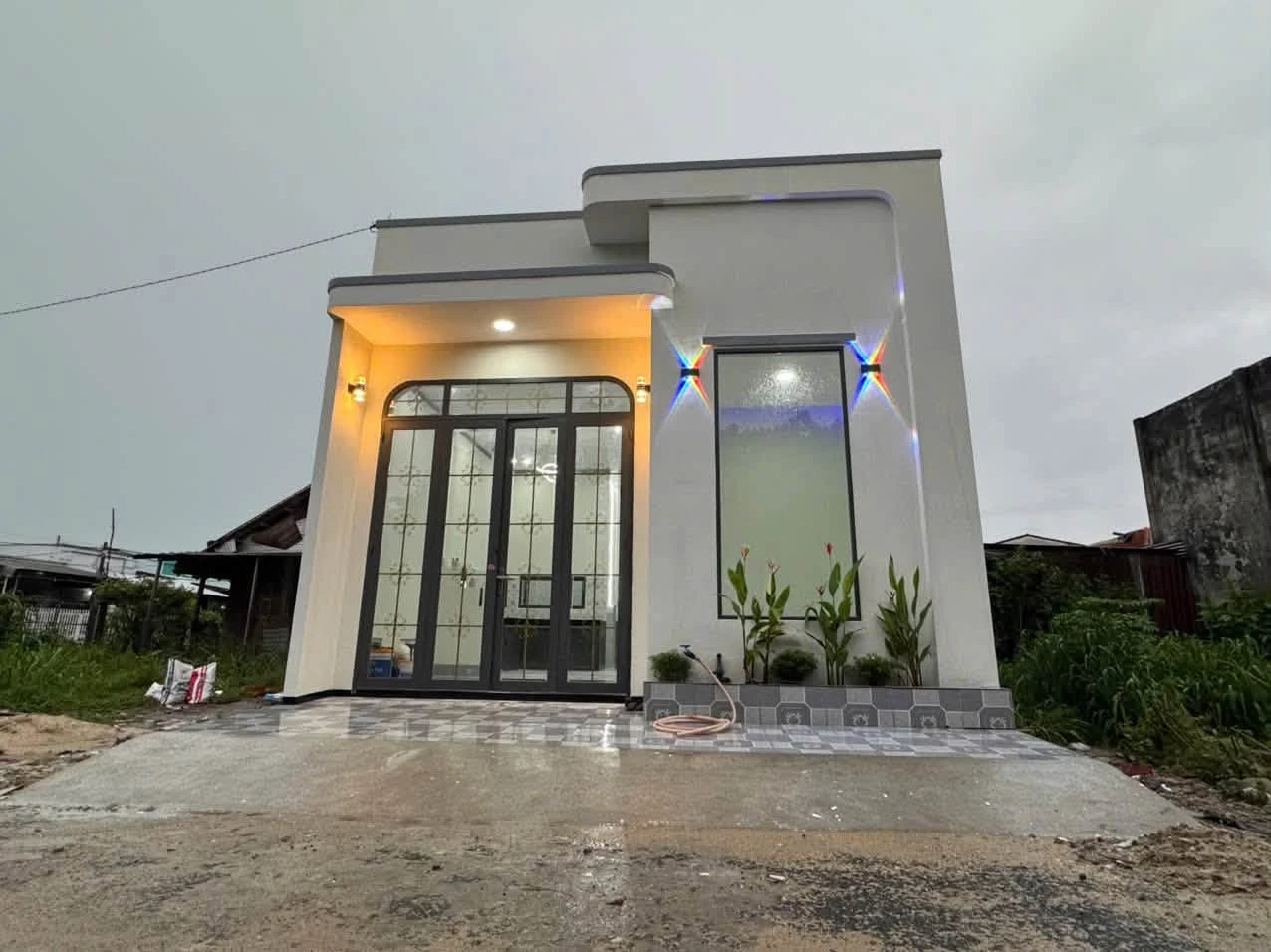 Bán nhà xây mới 6x9m, 2 phòng ngủ, giá 990 triệu tại phường Long Hoa, Tây Ninh - Ảnh 1