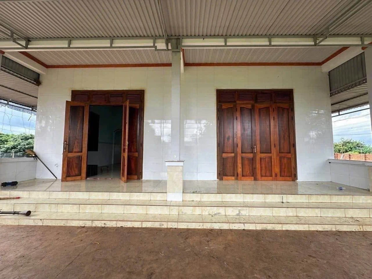 Bán lô đất thị trấn Eapok 100m2 giá 12.9 tỷ, kèm 2 nhà cho thuê - Ảnh 1