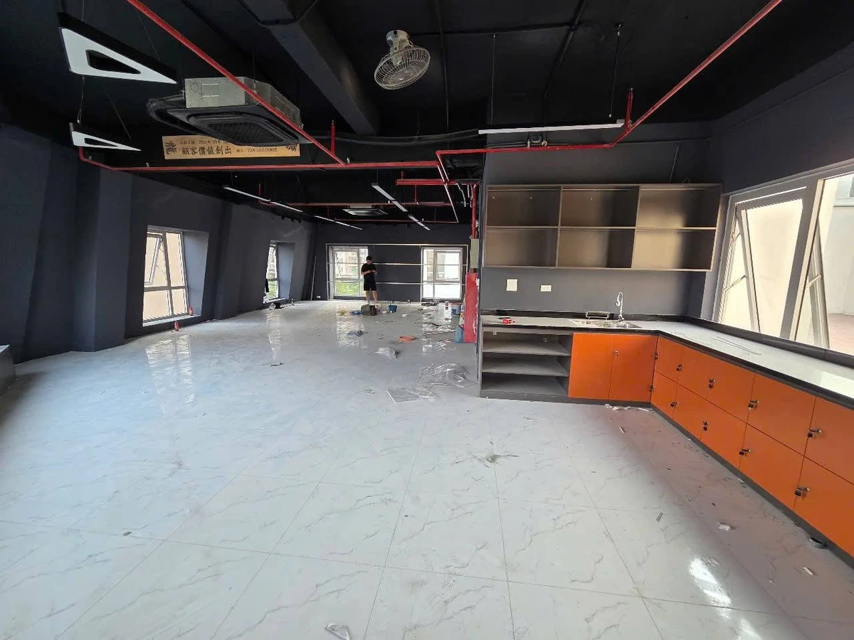 Cho thuê mặt sàn 110m2 ngã 4, Hà Đông, Hà Nội - Ảnh thu nhỏ 4
