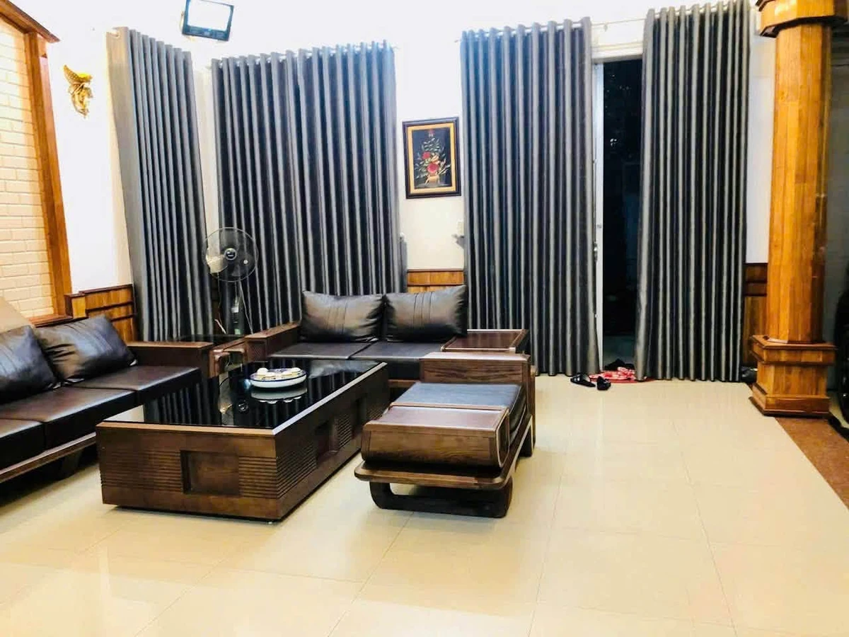 Bán biệt thự 3 tầng 220m2 mặt tiền Phan Văn Trường Huế - Ảnh 1