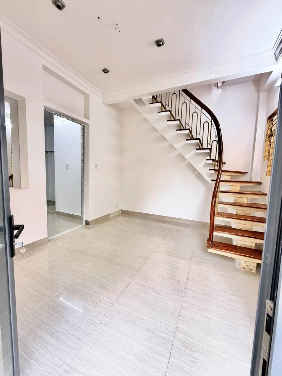 Bán nhà 2 tầng lô góc 2 mặt hẻm hơn 41m² hẻm Phan Đình Phùng, Phú Nhuận giá 6,6 tỷ - Ảnh thu nhỏ 2