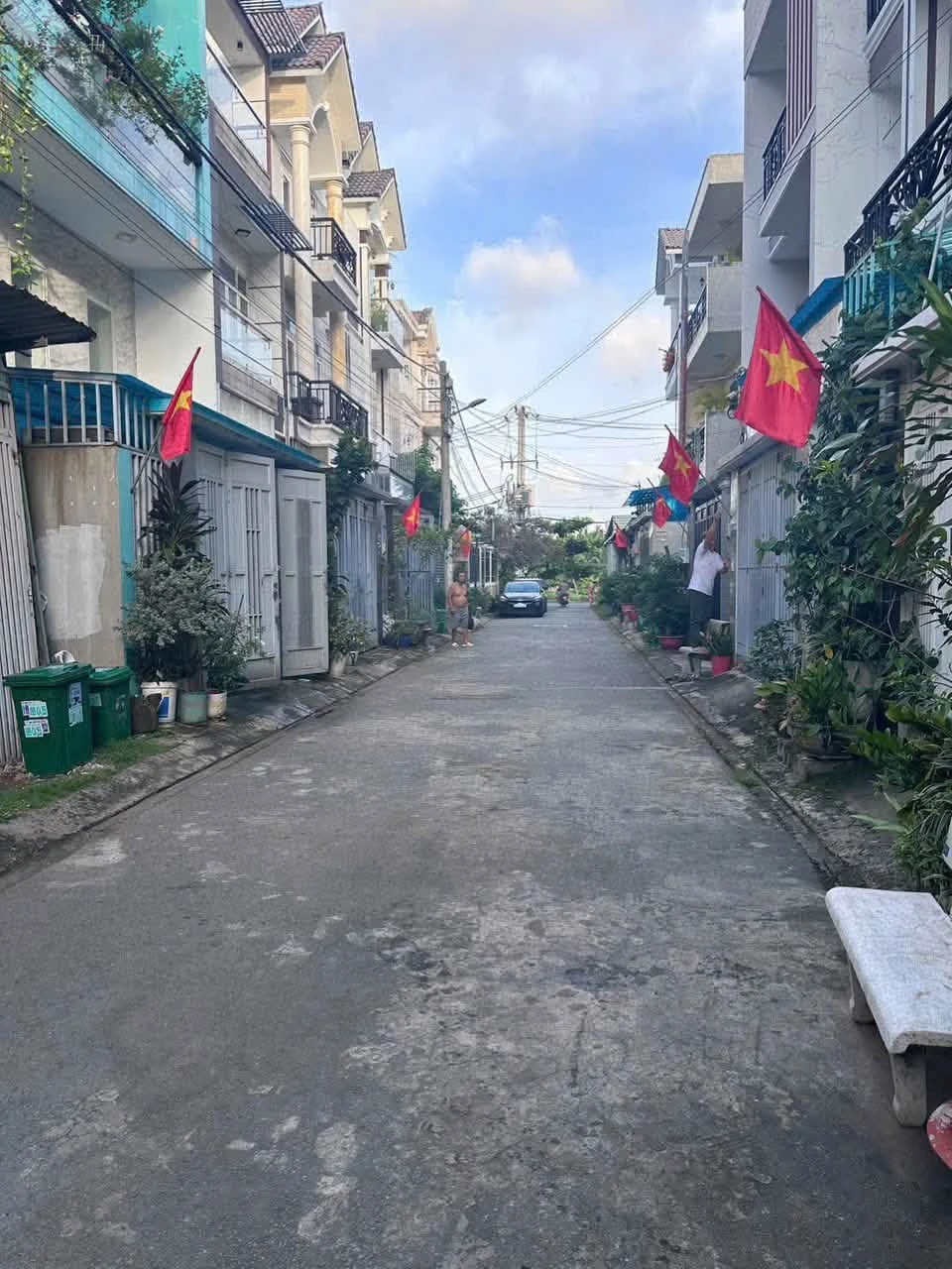 Bán nhà 3 tầng 94m2 Tăng Nhơn Phú B, Thủ Đức, hẻm xe tải, giá 6,7 tỷ - Ảnh 1