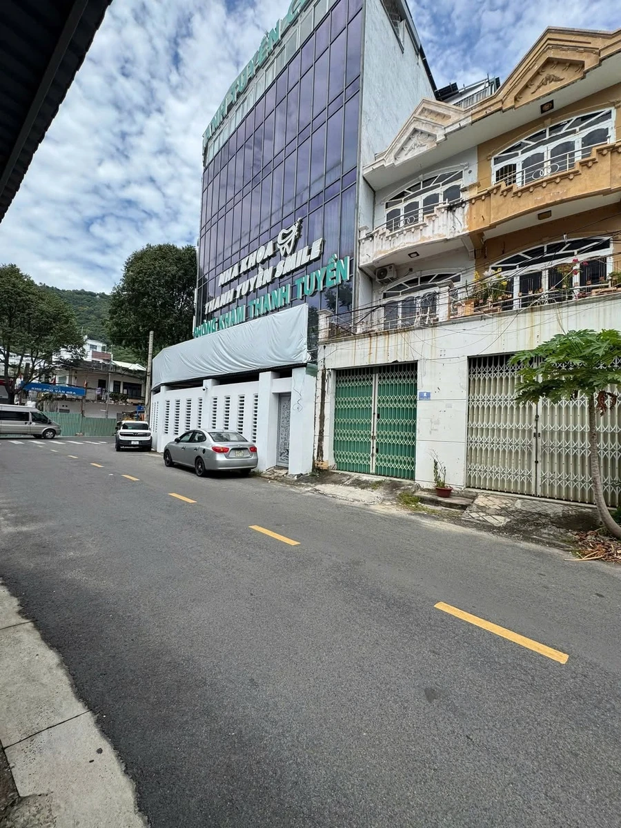 Bán nhà mặt tiền 1 trệt 2 lầu 50m2 Hùng Vương, Vũng Tàu - Ảnh 1