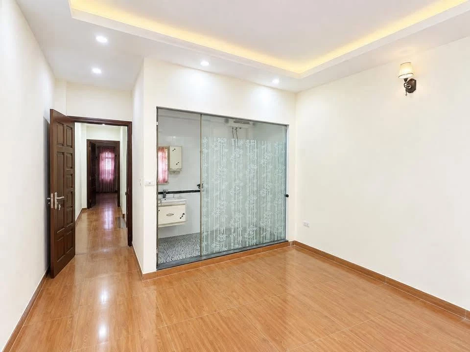 Bán nhà phân lô 50m2 x 6 tầng phố Hoàng Quốc Việt, Cầu Giấy, Hà Nội giá 22 tỷ - Ảnh thu nhỏ 4