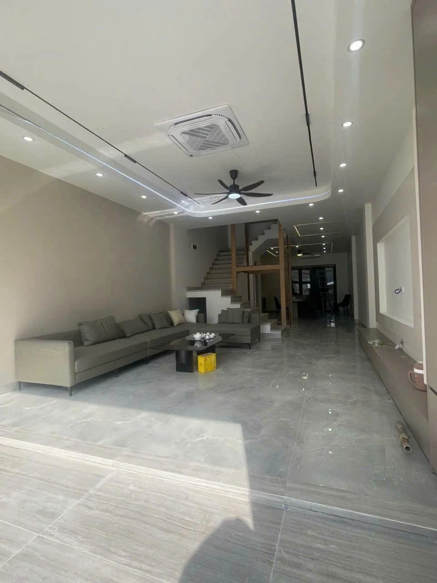Bán nhà 5 tầng, 5PN, 85m², gần Trịnh Kiểm, 6,3 tỷ - Ảnh thu nhỏ 2