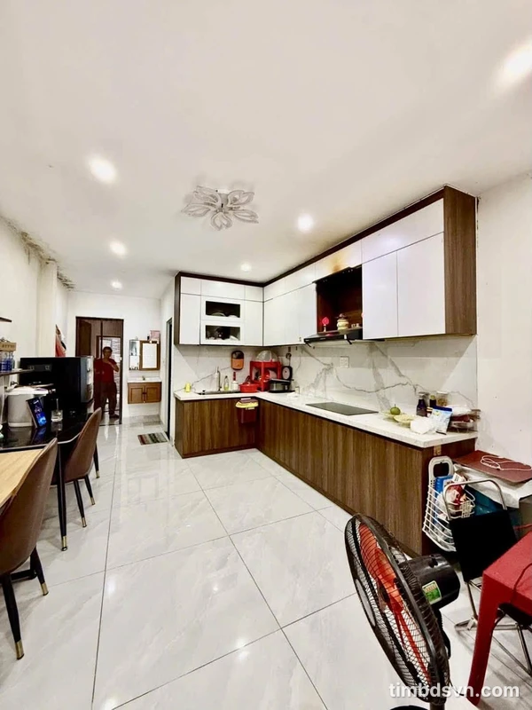 Bán nhà mặt tiền Trường Chinh 77m2 3 tầng 3PN giá 3.85 tỷ