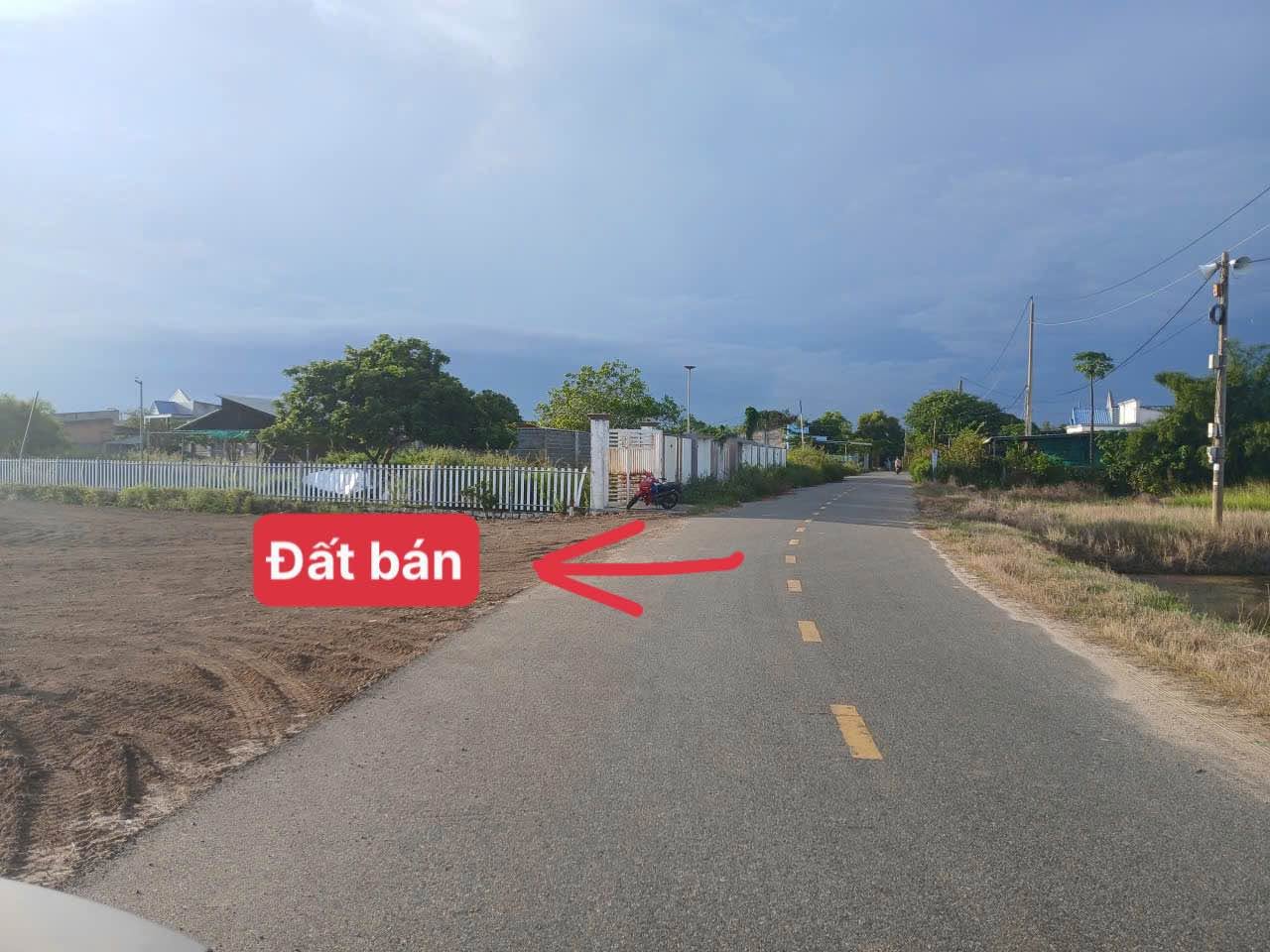 Bán đất nhà vườn 557m2 view cánh đồng gần biển Phước Hải 2 tỷ 350