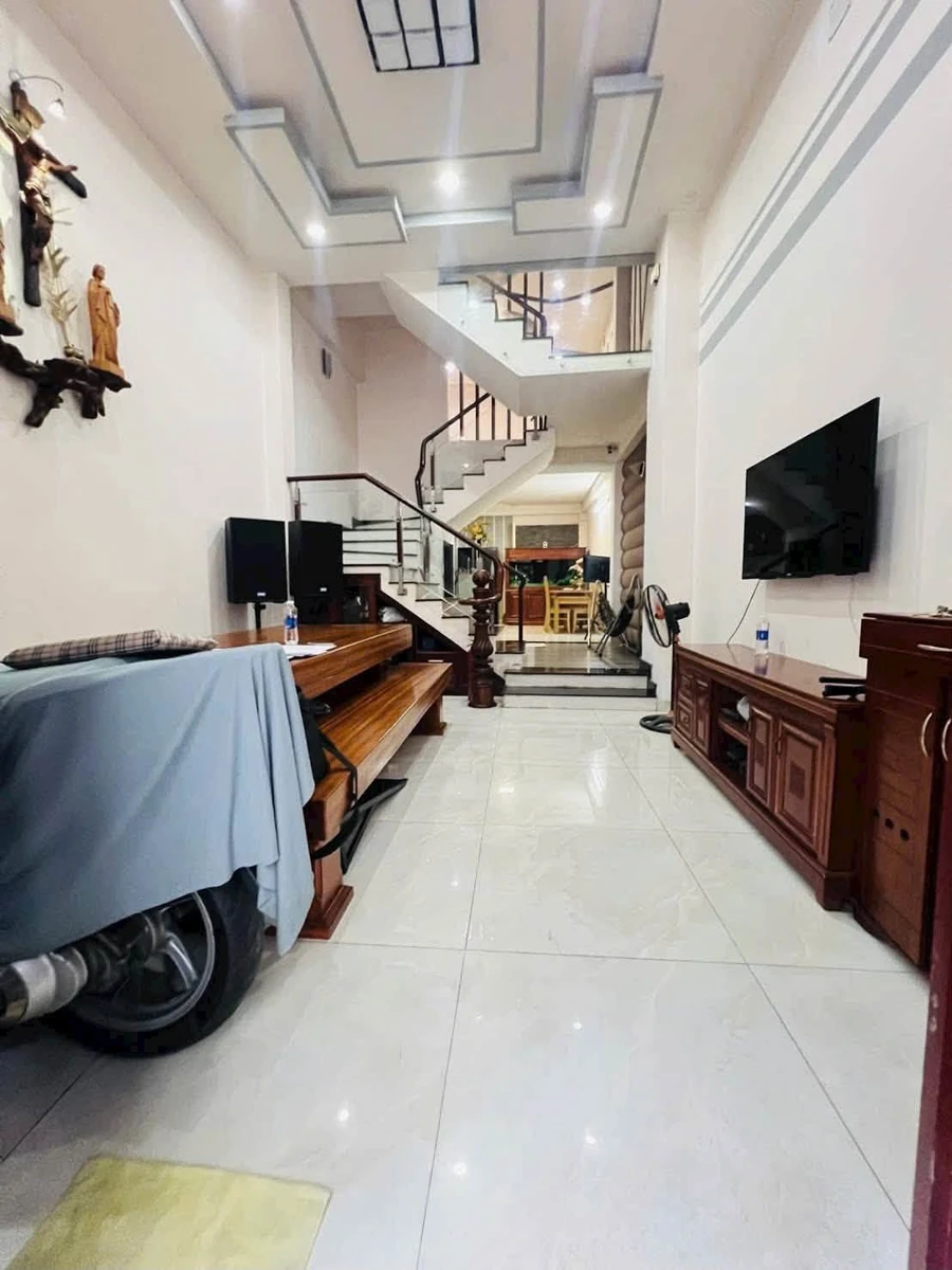 Bán nhà 5 tầng hẻm xe hơi 52m2 đường Lạc Long Quân, Quận 11, giá hơn 7 tỷ - Ảnh thu nhỏ 2