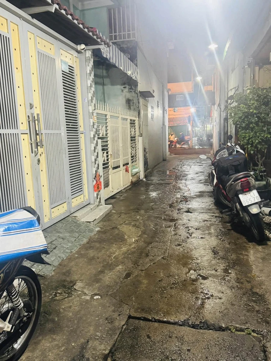 Bán nhà hẻm Hòa Hảo Phường 5 Quận 10, 35,2m², 3 tầng, 3PN, giá 4,8 tỷ - Ảnh 1