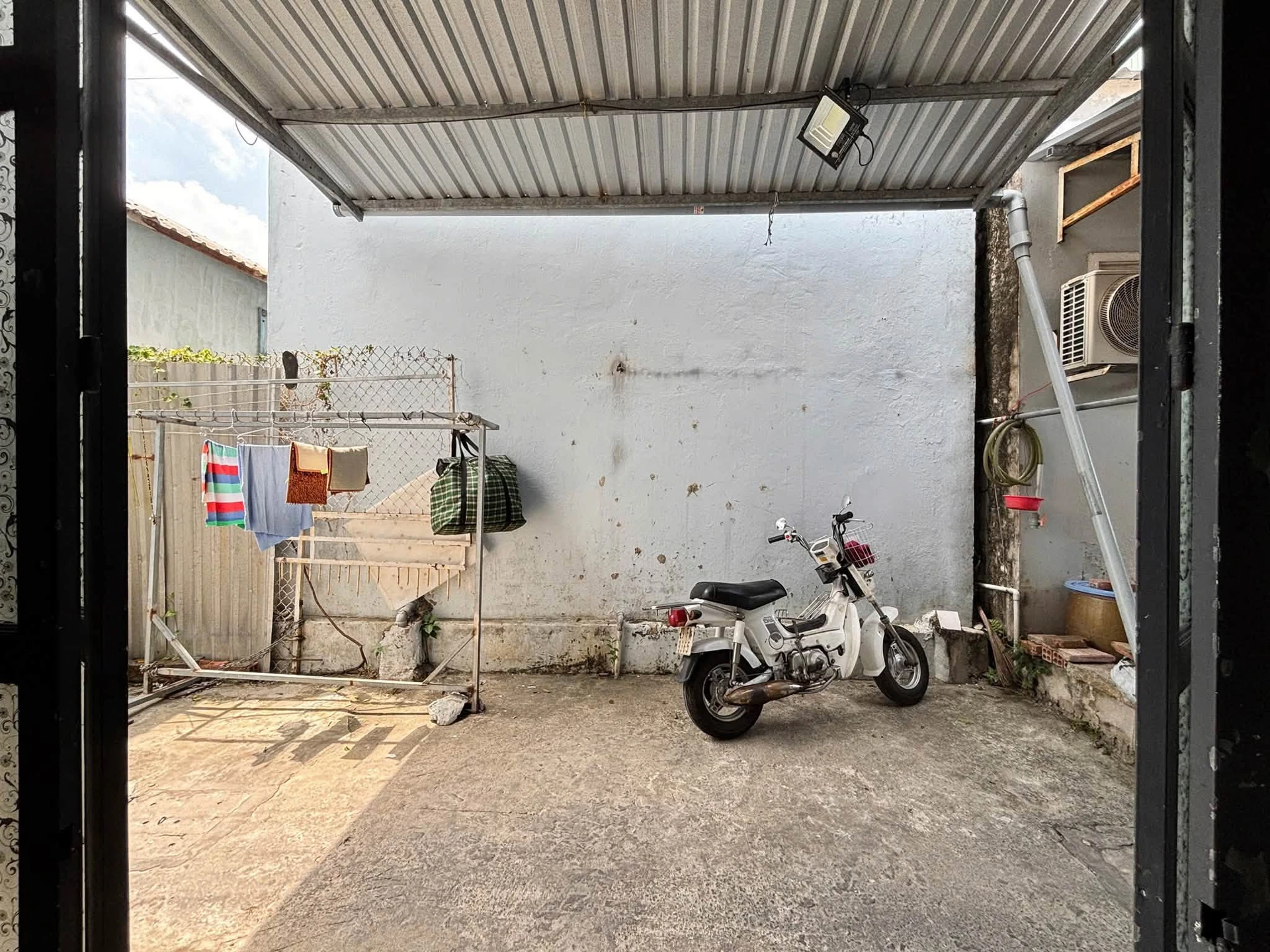 Cho thuê nhà hẻm 1 phòng ngủ 30m2 Nguyễn Trường Tộ Q1 - Ảnh 1