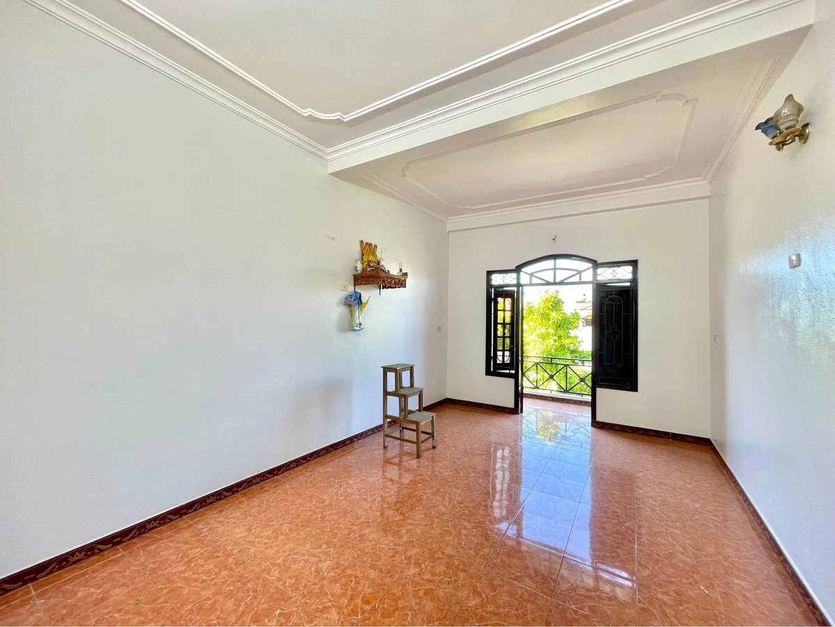 Nhà bán 3 tầng, 60m² Lạc Long Quân, Quận 7 - Ảnh 1