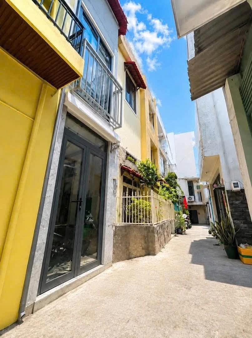 Bán nhà hẻm 3m Tôn Đản, Phường Vĩnh Hội, Quận 4, 10m2, 2PN, giá 2,15 tỷ - Ảnh 1