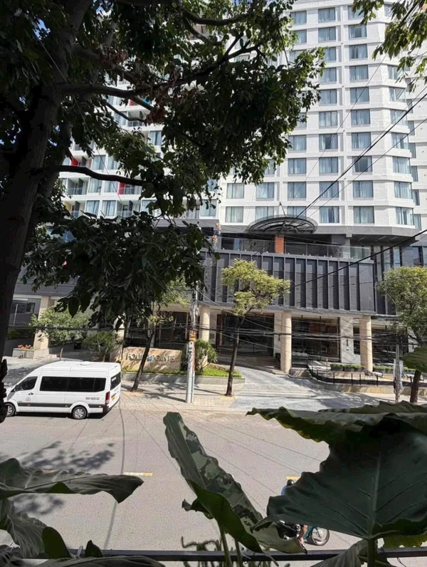 Bán nhà mặt tiền Nguyễn Chánh, 84m2, sát biển, 27 tỷ