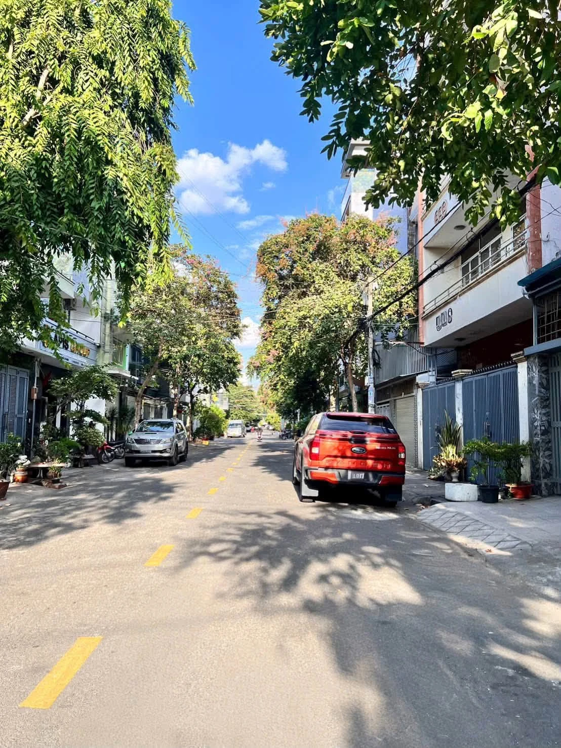 Bán nhà mặt tiền đường 12m 76m², 4 tầng 4PN khu Họ Lê, gần Nguyễn Sơn, Tân Phú - Ảnh 1