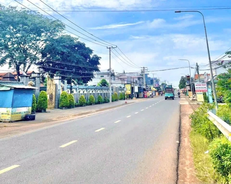 Bán đất mặt tiền Nguyễn Hoàng Bàu Hàm 1150m2