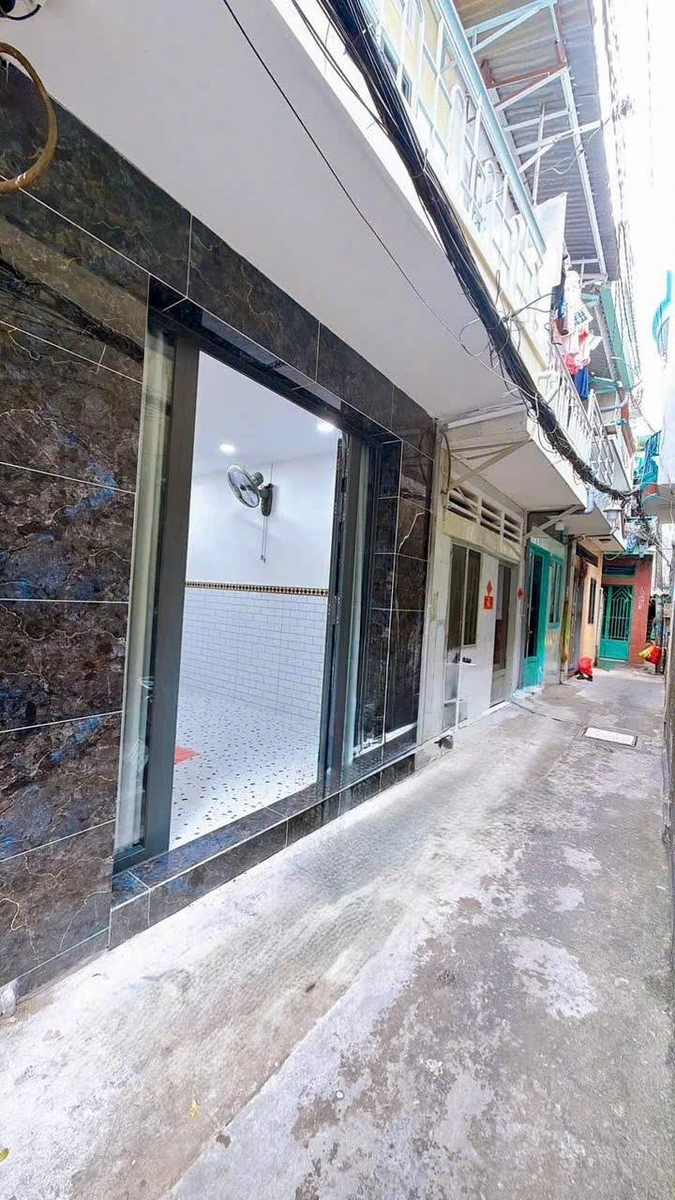 Bán nhà mới 2 tỷ 100, 14m², 2PN 2WC, Đoàn Văn Bơ Q4 - Ảnh 1