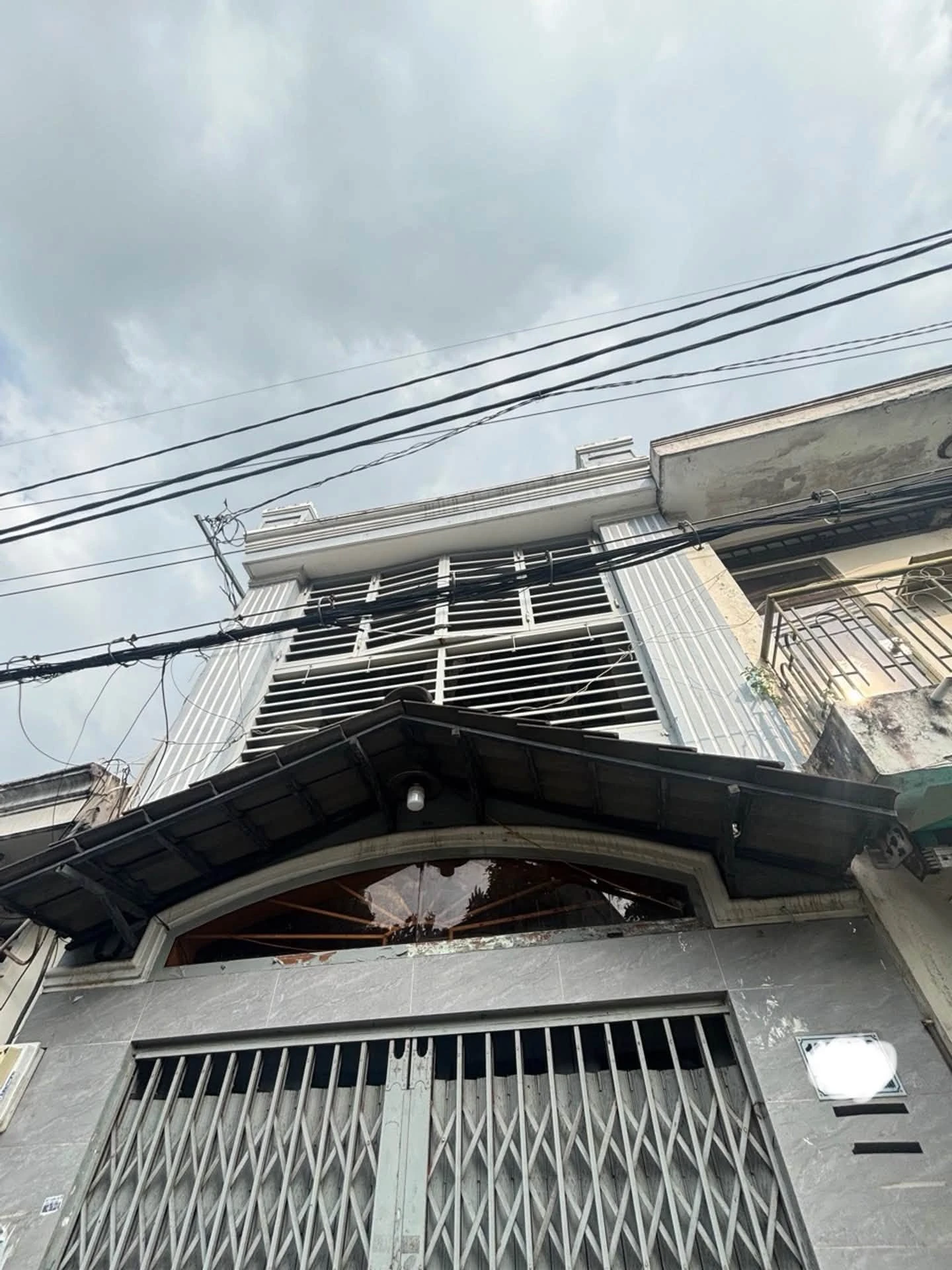 Nhà mặt tiền Thích Quảng Đức, Phú Nhuận, 2PN, 33,6m², gần 3 tỷ - Ảnh 1