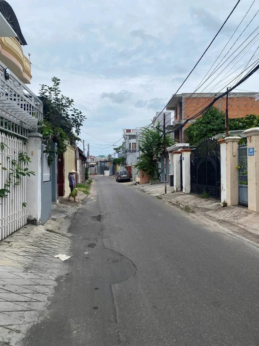 Bán nhà trệt lầu 81m² Phan Thiết gần biển 3.5 tỷ - Ảnh thu nhỏ 2