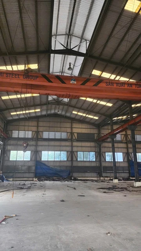 Cho thuê xưởng mặt tiền Quốc Lộ 13 Thuận An 2500m2