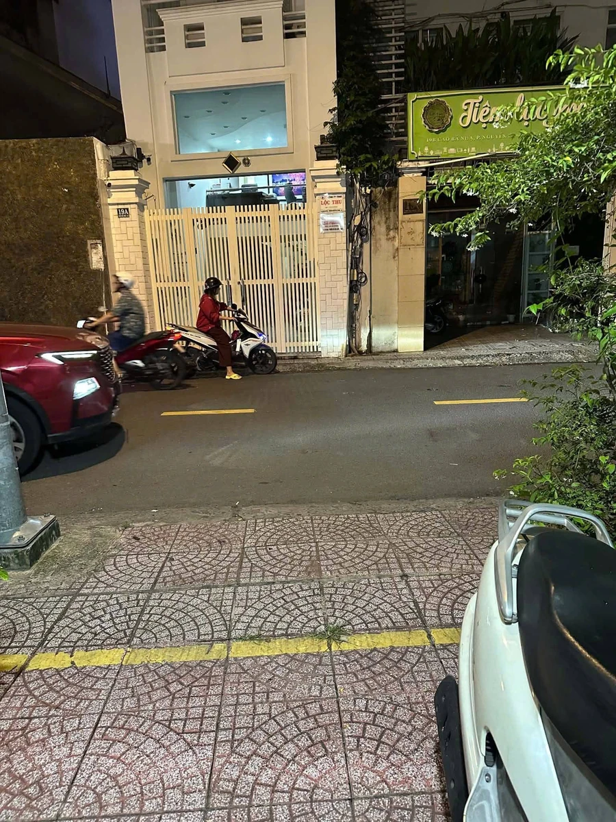 Bán nhà mặt tiền Cao Bá Nhạ, Quận 1, 30m2, 26 tỷ - Ảnh thu nhỏ 3