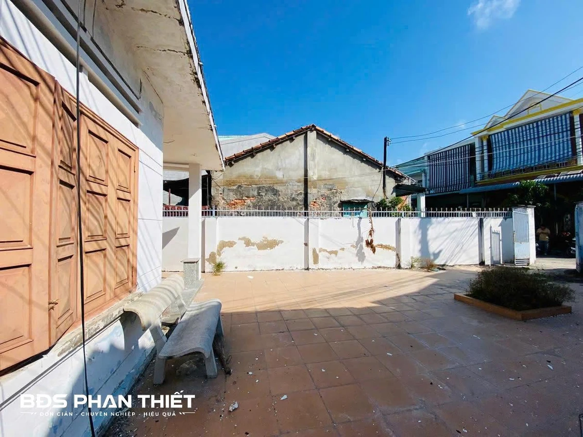 Bán nhà cấp 4 lô góc 3 mặt tiền 302 m², Phan Thiết - Ảnh thu nhỏ 2