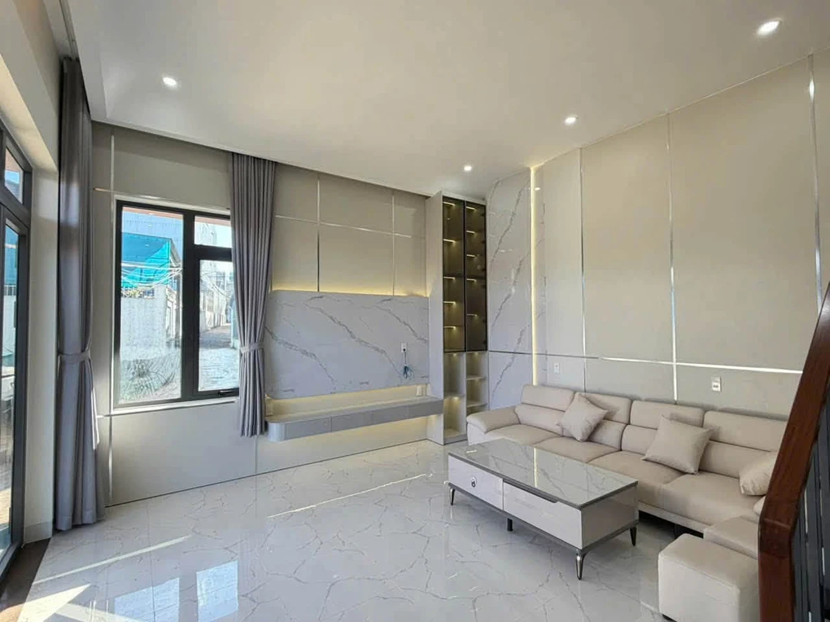 Bán nhà 4PN 100m² góc 2 mặt hẻm cách Trường Chinh 50m, Bình Tân - Ảnh thu nhỏ 2