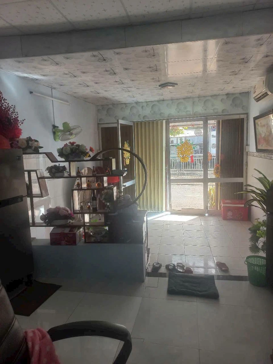 Bán nhà 3 mặt tiền Quận 12, 105m², 4 tỷ - Ảnh thu nhỏ 2