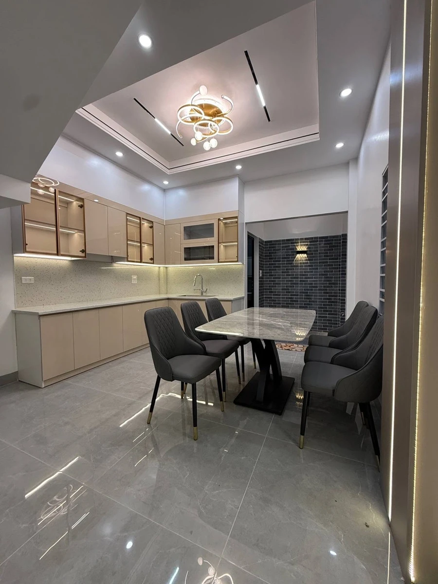 Bán nhà 4 tầng mặt bằng 60m² trung tâm Trần Nguyên Hãn - Ảnh thu nhỏ 2