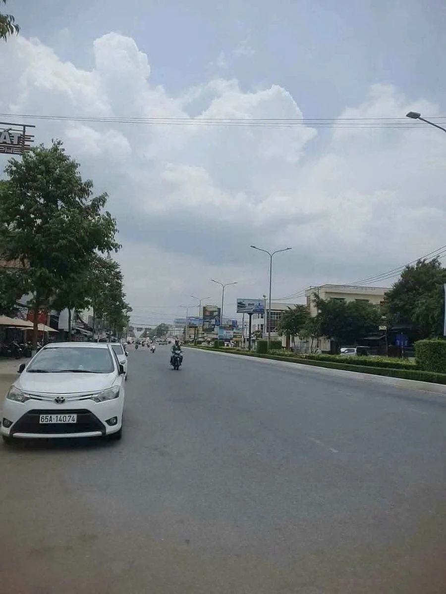 Bán nhà lầu 2 mặt tiền Nguyễn Văn Cừu, Cần Thơ, 101m2, 15 tỷ - Ảnh thu nhỏ 3