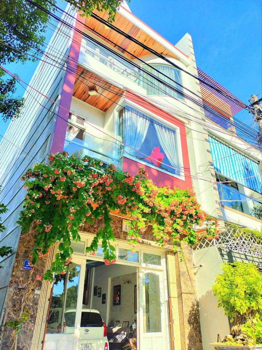 Bán nhà 3 tầng mặt tiền Trần Nam Trung, 294m², 4,5 tỷ - Ảnh 1