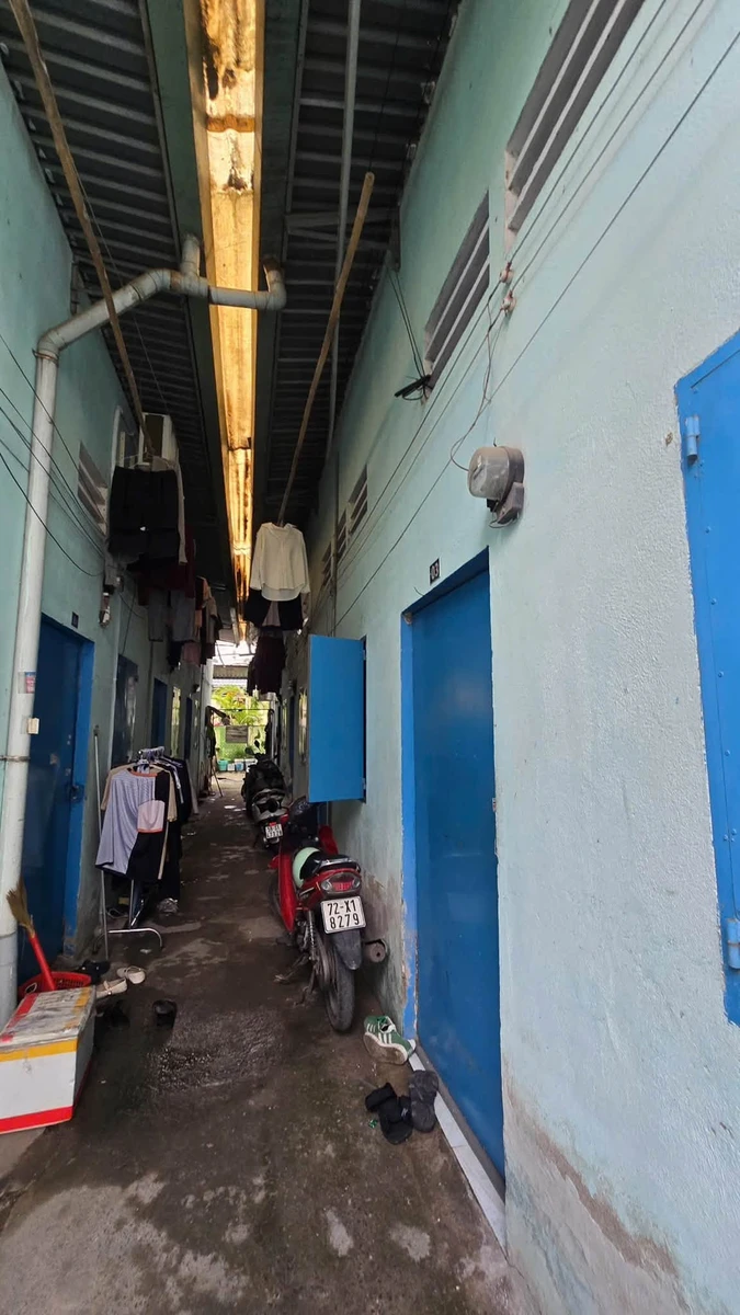 Bán đất 1400m2 đối diện Vạn Phúc, Hiệp Bình, Thủ Đức, sẵn 33 phòng trọ, giá 30 tỷ - Ảnh 1