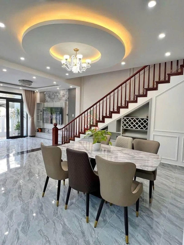 Bán biệt thự 2 mặt tiền 95.5m² đường Nguyễn Khuyến, Lâm Đồng