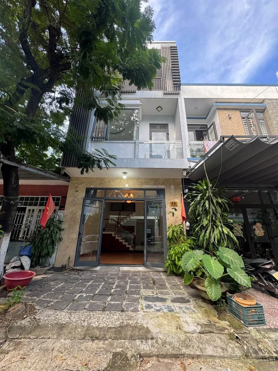 Bán nhà 4 phòng mặt tiền Hoà Minh, Đà Nẵng, 222m2, giá 6.8 tỷ - Ảnh 1