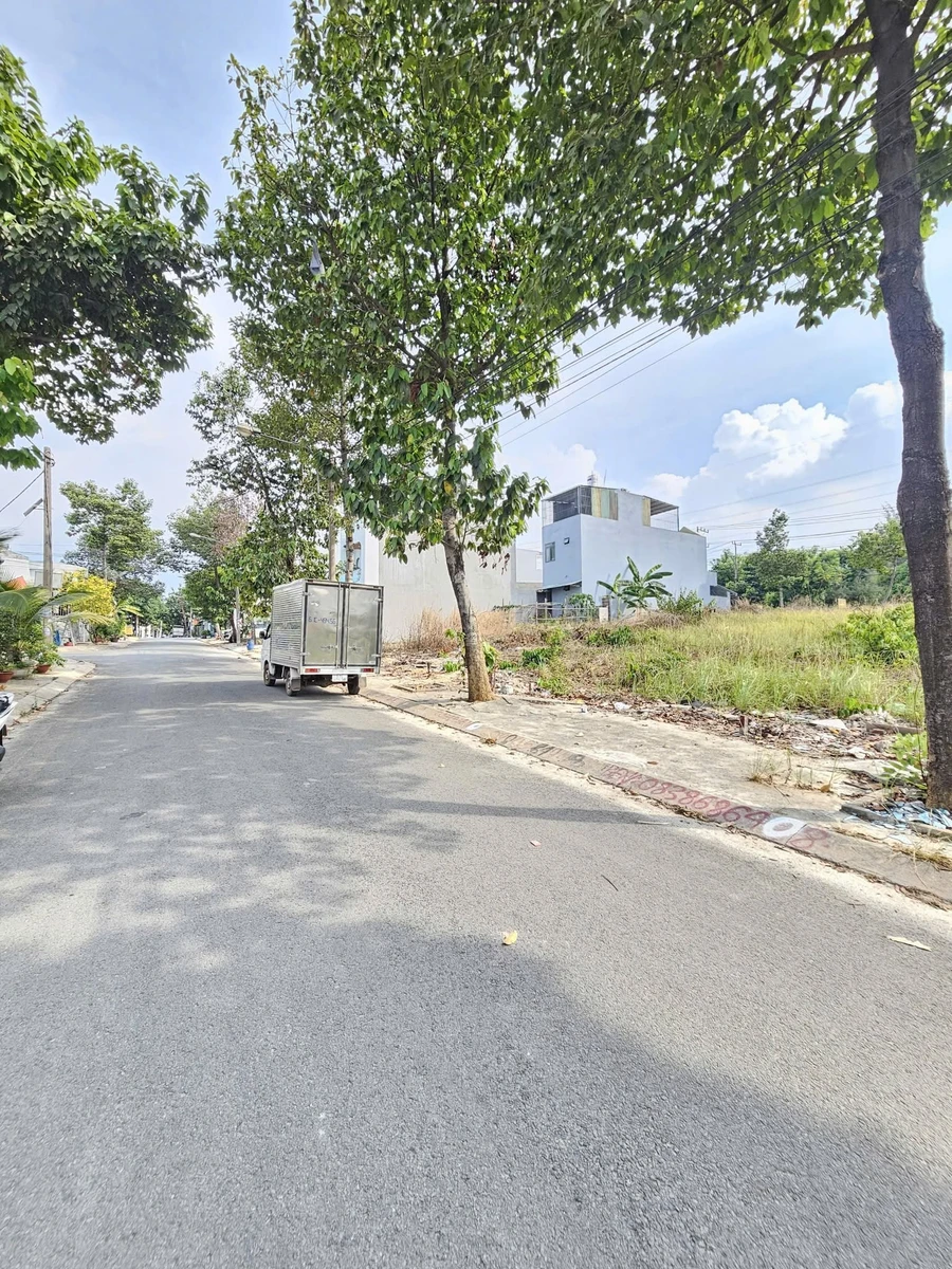 Bán đất xây tự do 100m2 gần KCN Tân Đông Hiệp B 4 tỷ 150 - Ảnh thu nhỏ 2