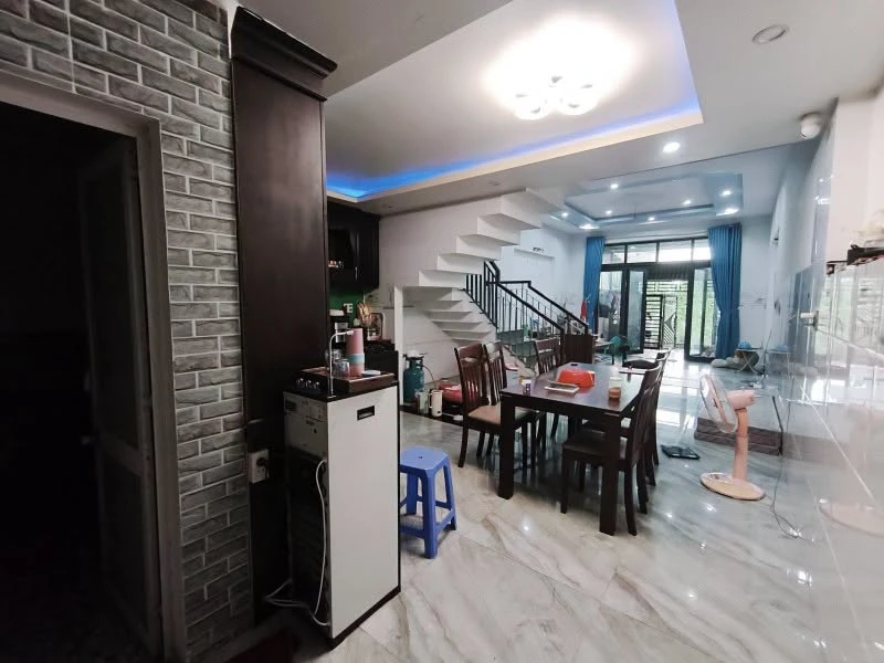 Bán nhà 3 tầng 90m2 sát Nam Kỳ Khởi Nghĩa 3.2 tỷ - Ảnh 1