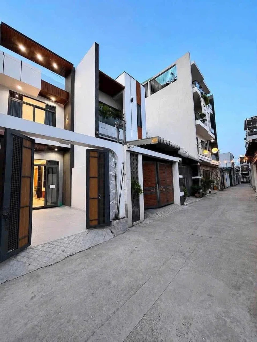 Bán nhà phố hiện đại 140m2, 3 phòng ngủ Biên Hoà 4,65 tỷ - Ảnh 1
