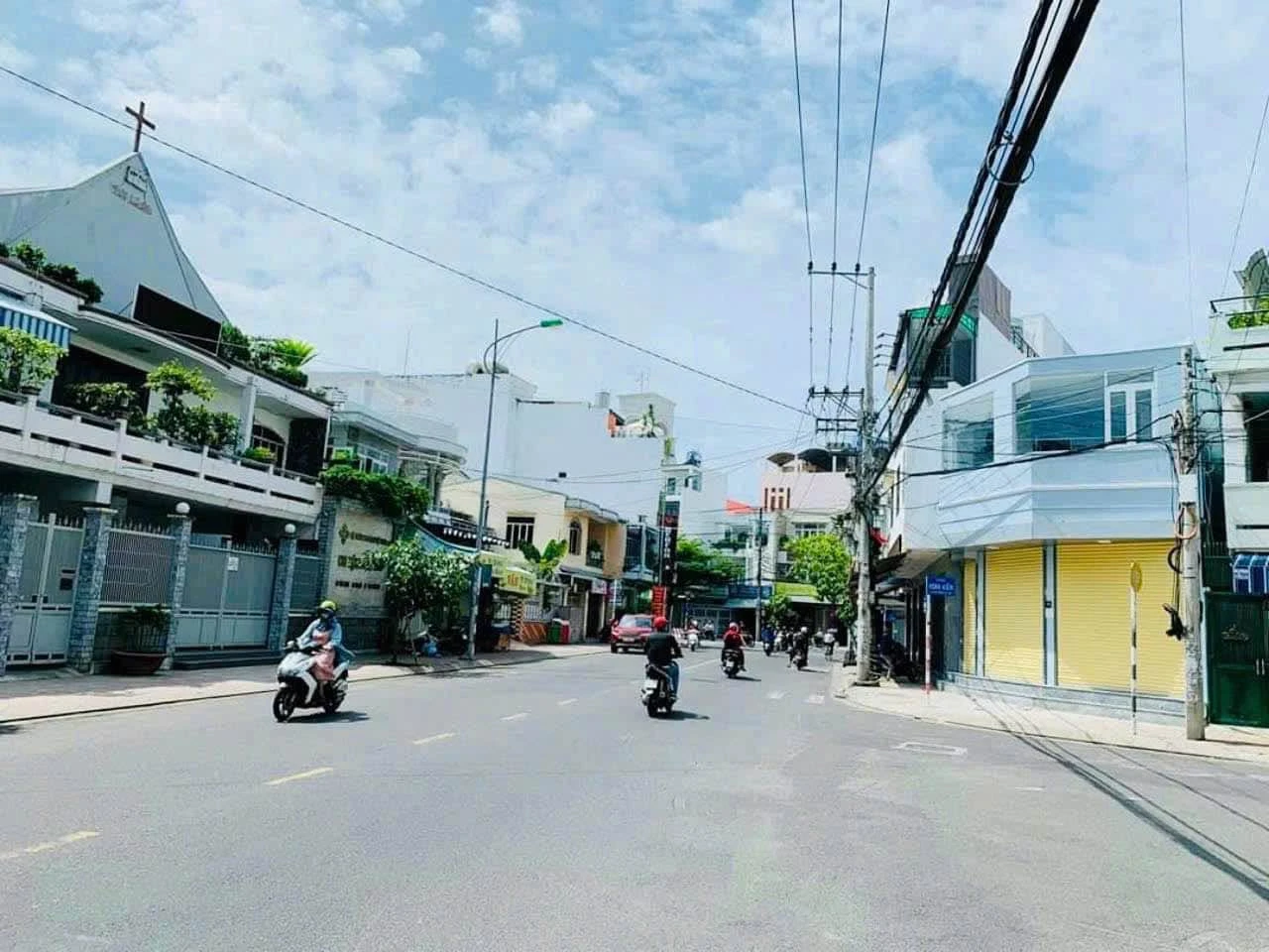 Bán nhà mặt tiền đường Cửu Long, Nha Trang, 218,3m2, ngang 9m, giá 23,5 tỷ - Ảnh 1